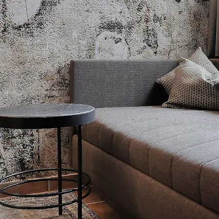 Montana Apartment *